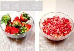 草莓石榴汁的做法步骤1