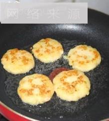香煎土豆虾仁饼的做法步骤15