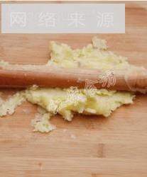 香煎土豆虾仁饼的做法步骤7