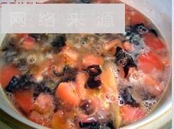 番茄丝瓜肉丸汤的做法步骤1