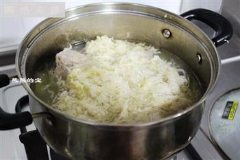 东北酸菜白肉锅的做法步骤10