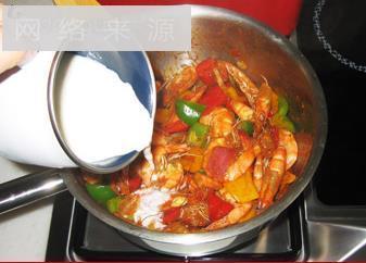巴基斯坦红咖喱虾的做法步骤4