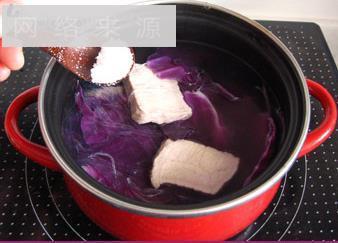 白芷紫甘蓝粉丝肉片汤的做法图解4