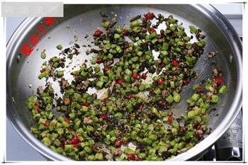 榄菜肉碎四季豆的做法步骤6