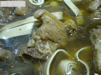 妈妈做的—豆腐卷炖带皮猪肉的做法图解3