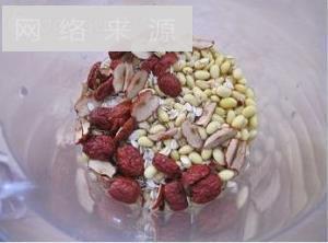 红枣燕麦豆浆的做法步骤1