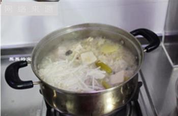 东北酸菜白肉锅的做法步骤14
