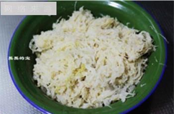 东北酸菜白肉锅的做法步骤8