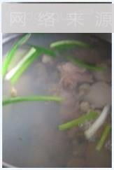 河蚌咸肉豆腐煲的做法图解2