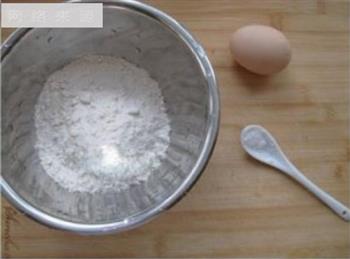 鸡蛋手擀面的做法步骤1