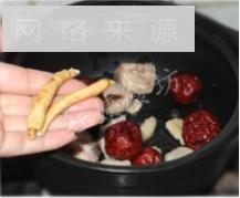 人参糯米鸡汤的做法步骤6