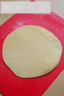 奥尔良鸡丁黄金脆底披萨的做法步骤4