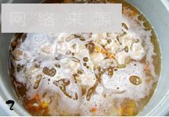 紫米疙瘩肉丸汤的做法步骤2