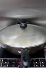 酸菜白肉豆腐煲的做法步骤5