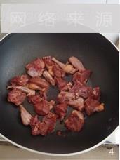 栗子鸽肉煲的做法步骤3