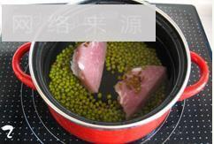 决明子绿豆瘦肉汤的做法图解2