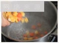 彩椒培根焗饭盅的做法步骤3