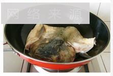 鳙鱼头海带汤的做法步骤1