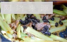 香辣豆豉牛肉炒莴笋的做法步骤5