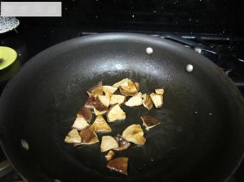 酱烧蒜苗豆腐的做法图解3