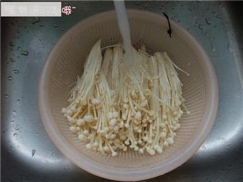 金针菇培根卷的做法步骤1