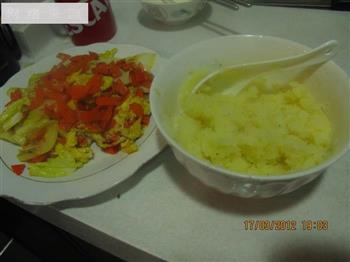 胡萝卜鸡蛋土豆泥的做法步骤3