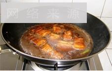 干豇豆红烧肉的做法步骤5