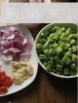 橄榄菜四季豆炒肉丁的做法步骤2
