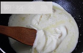 虾仁炒牛奶的做法步骤9