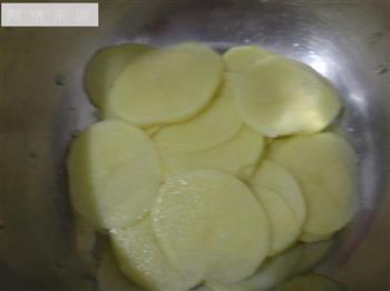 自制薯片的做法步骤1