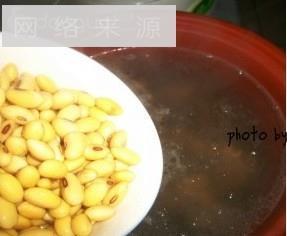 黄豆藜麦排骨汤的做法图解5