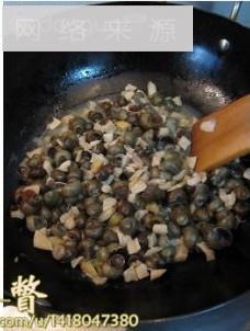 菌菇汤蛳螺的做法步骤7