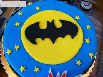 把拯救世界的任务交给一个蛋糕吧-翻糖蝙蝠侠蛋糕的做法图解12