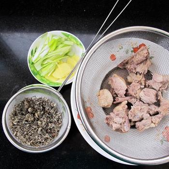 茵陈鸭肉汤-夏季祛湿热不做黄脸婆的做法步骤1