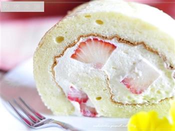 鲜奶油草莓戚风蛋糕卷的做法图解10