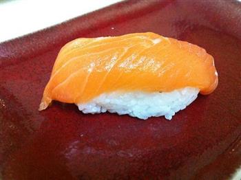 三文鱼寿司的做法步骤14
