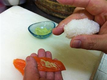 三文鱼寿司的做法步骤9