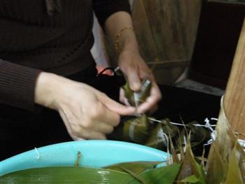 五芳斋红豆粽子的做法步骤3