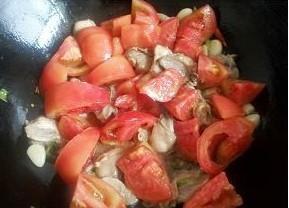 沙茶番茄炖牡蛎的做法步骤4