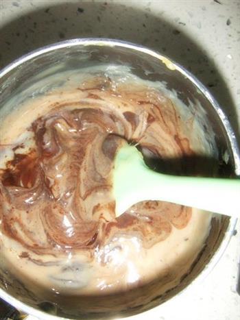 浓郁丝滑的黑巧克力冰淇淋的做法步骤4