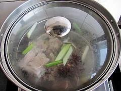 苦瓜玉米排骨汤的做法步骤6