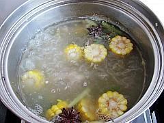 苦瓜玉米排骨汤的做法图解9