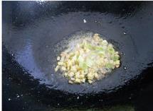 豇豆角炒肉丝的做法步骤3