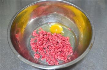 米技单圈红外热辐射炉-豆渣牛肉饼的做法步骤2