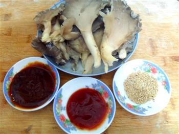 蘑菇的另类吃法-素版京酱肉丝的做法步骤2