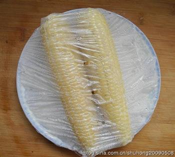 微波炉煮玉米的做法步骤3