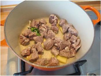 咖喱羊肉配香煎馒头片的做法步骤2