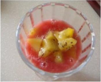 奇异果西瓜汁的做法步骤4