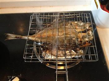 烤竹荚鱼的做法步骤2