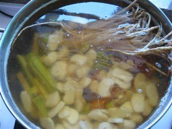 清热祛湿养颜茅根竹蔗水的做法步骤2